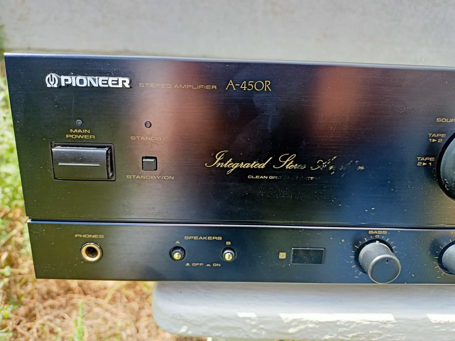 Усилитель Pioneer A-450R.