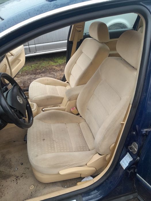 Siedzenia,kanapa tył passat b5 fl sedan ,welurowe, kremowe