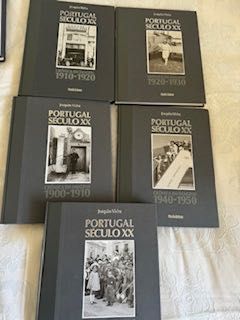 Coleção de livros sobre Portugal do século XX