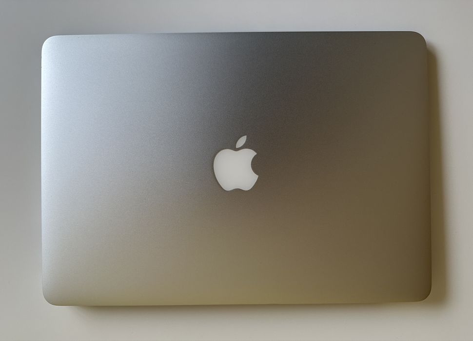 MacBook Air 13,3" A1466 - STAN BARDZO DOBRY + GRATIS