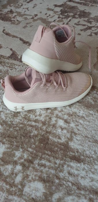 Продам кросівки р.39