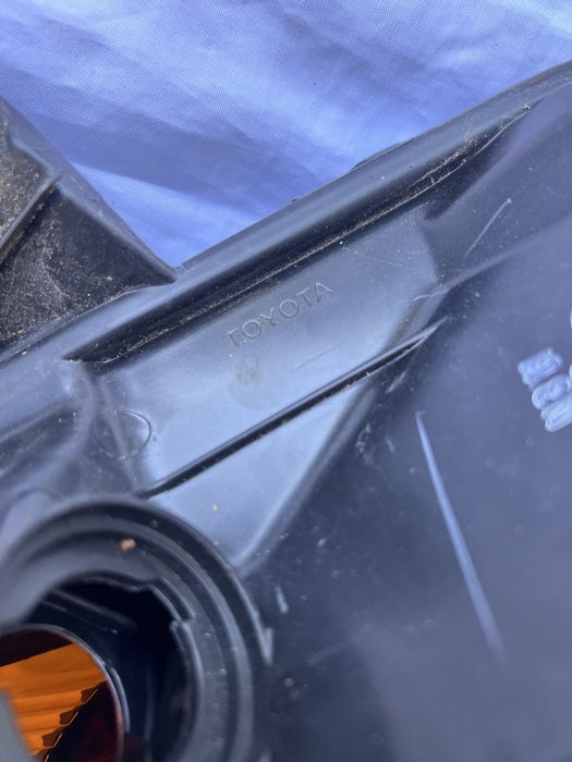 Farol direito Toyota Aygo 2016