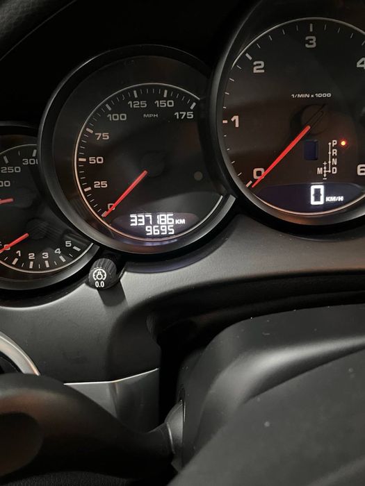 Продам Porshe Cayenne дизель 2013 Состояние идеальное!