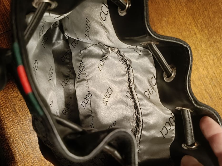 Torebka do ręki czarna