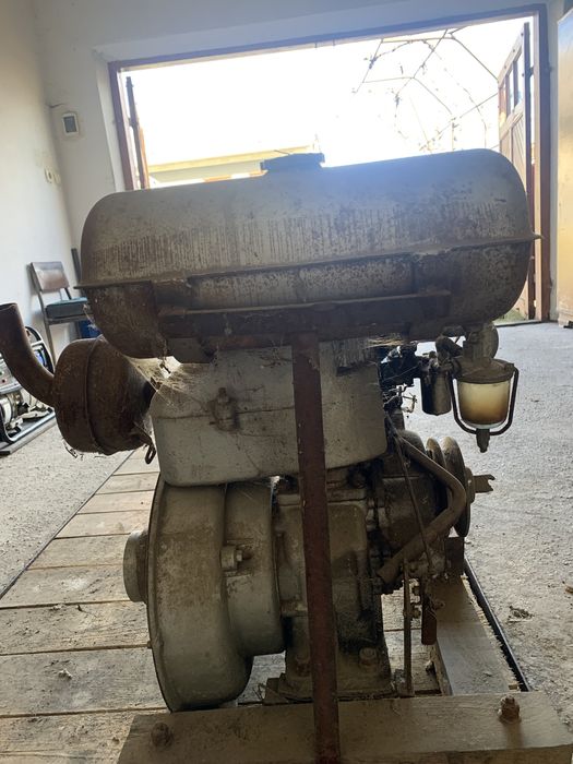 Бензиновий мотор