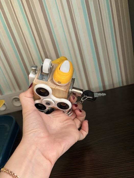 Бізікуб деревʼяний