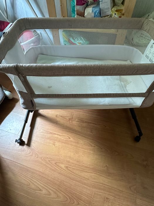 Cama de bebé e outros