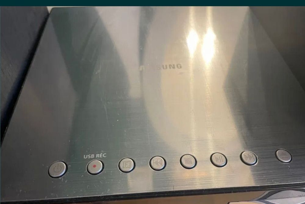 Wieża Samsung stan idealny jak nowa