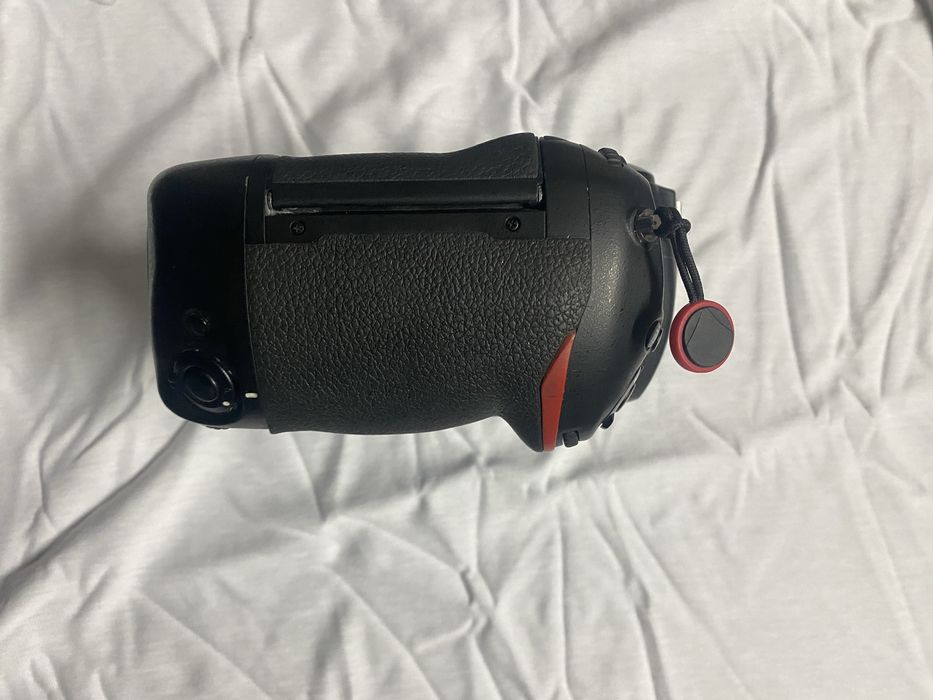 Nikon D5 em bom estado.