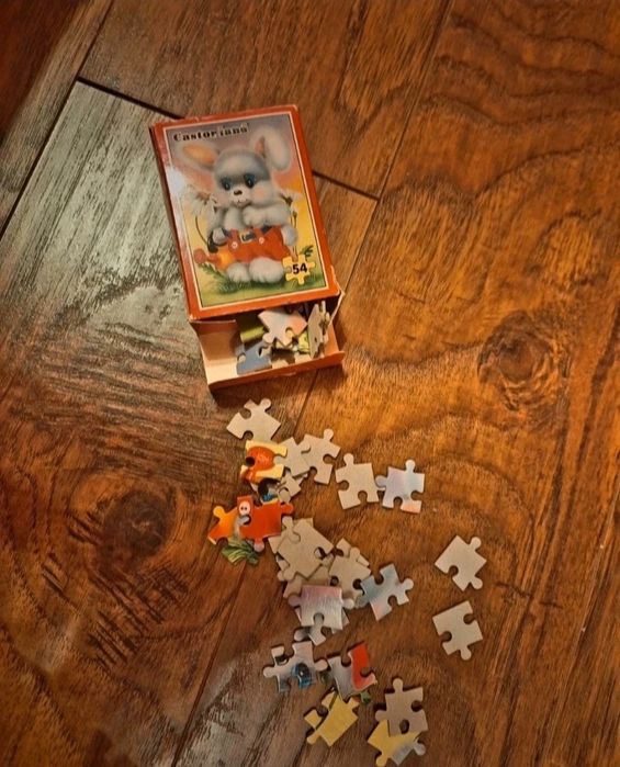 Puzzle mini 54 elementy plus maskotka w gratisie