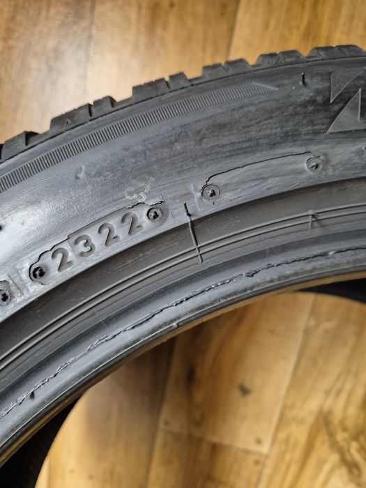 245/45/18 Bridgestone Para zima 7mm 2022r