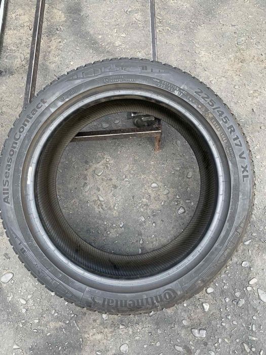 Шини  225/45 R17 Continental всесезон 2022/20 рік 6,5 мм