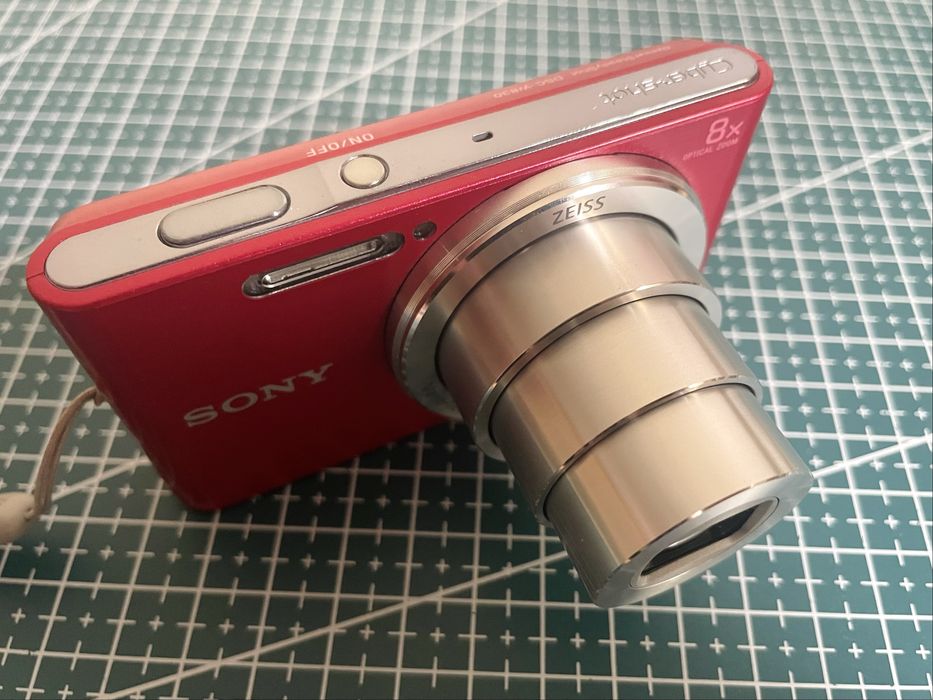 Sony CyberShot W830 Pink Red 20.1MP Zeiss
