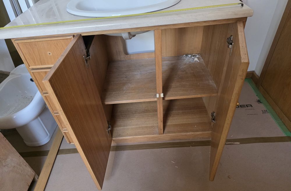 2 moveis iguais de casa de banho vendo junto ou separado
