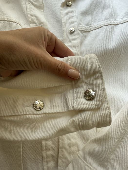 Джинсова куртка zara біла ХС , С