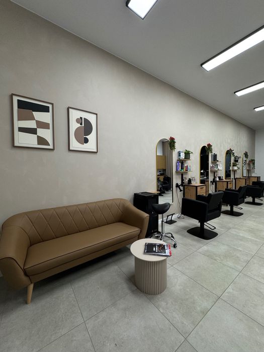 Stanowisko fryzjerskie i manicure na wynajem Czerwone Maki Ruczaj