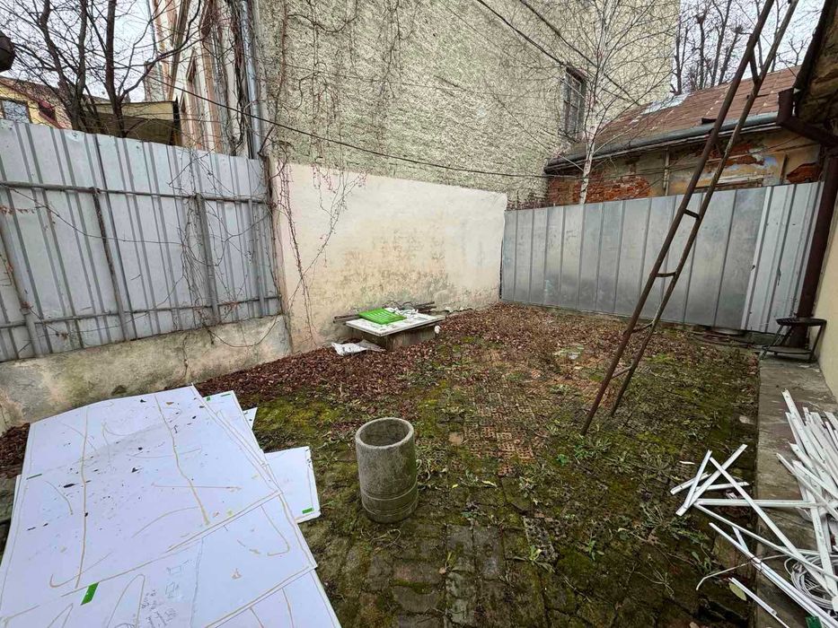 Оренда фасадного комерційного приміщення, Центр, м. Дрогобич!