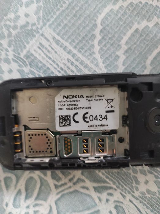 Nokia 2720a-2 usado
