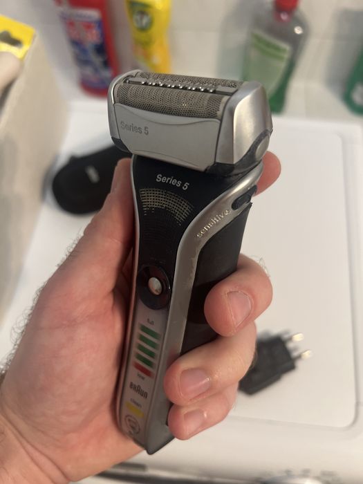 Braun series 5 Maszynka golarka serii 5 elektryczna foliowa etui ładow