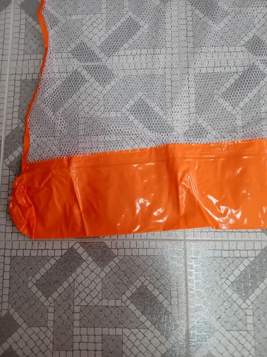 Colchão de piscina ou praia também da para colocar na areia