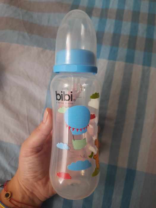 Бутилочки і поїлка для дітей