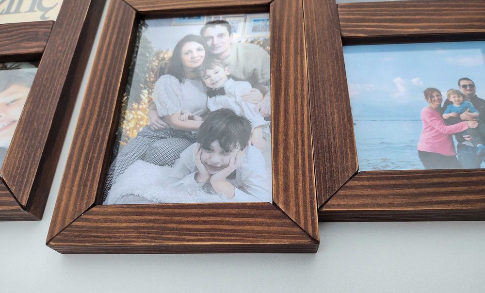 Drewniana Multirama Ramka na 12 zdjęć 10x15 cm Galeria ścienna ORZECH