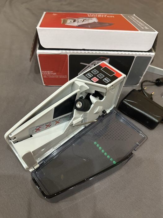 Продам портативную машинку для подсчета денег