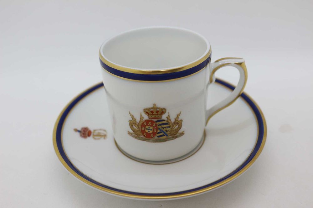 Chávena de Café Vista Alegre Brasão D. Fernando II  Ed. Lim 1000 peças