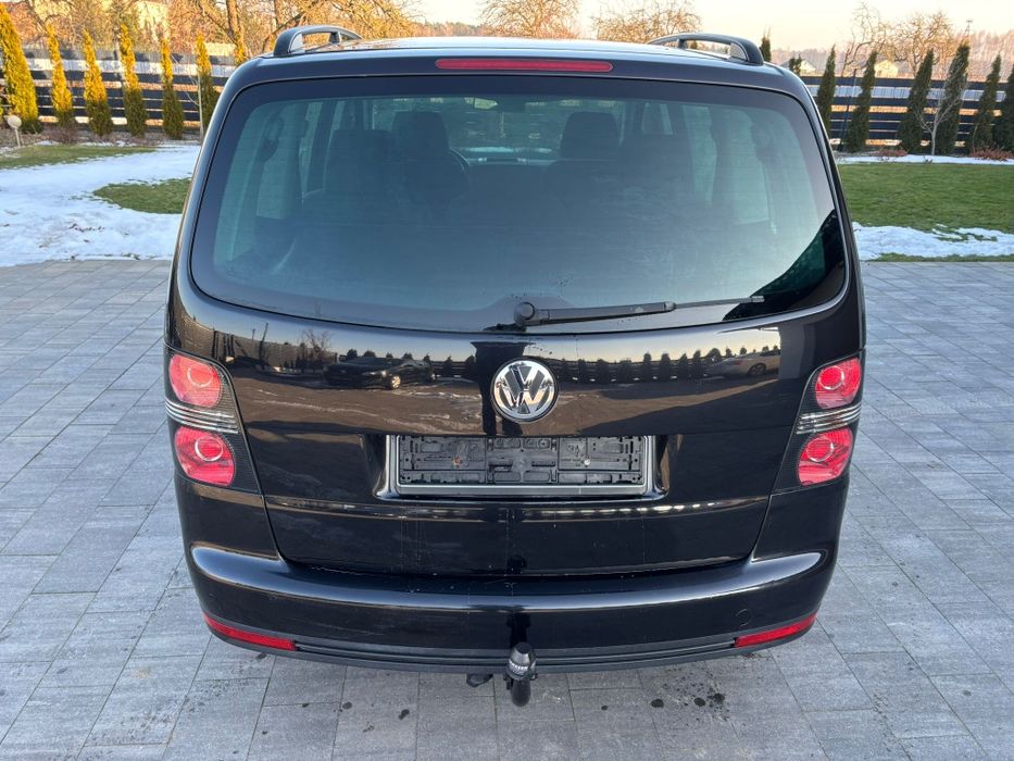 Volkswagen Touran Lift 1.6 MPI 7 osobowy