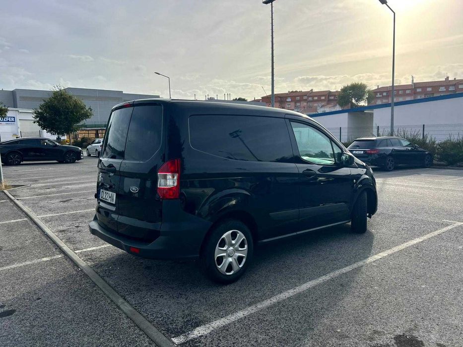 Ford Transit Courrier