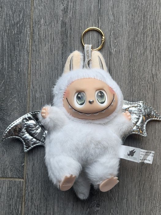 Labubu angel novo , embalado e selado