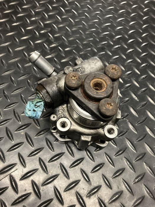 BMW E91 - pompa wspomagania