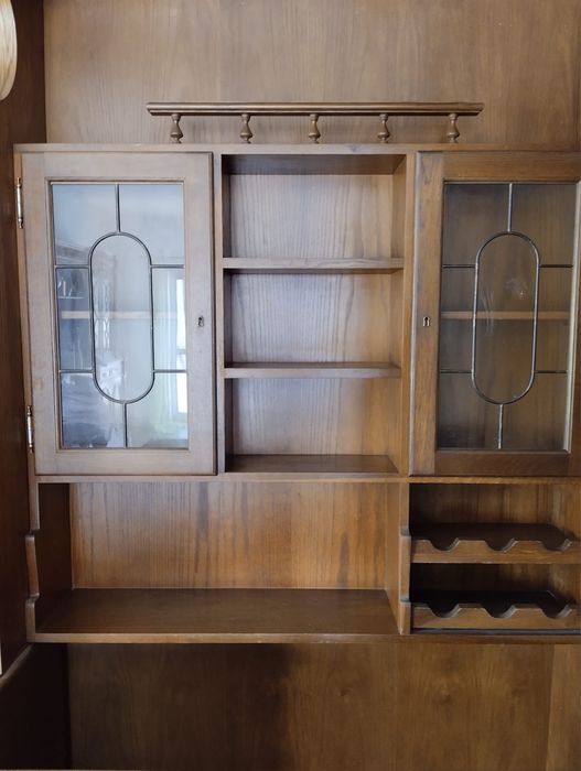 Móvel Bar para sala com pouco uso composto por módulos