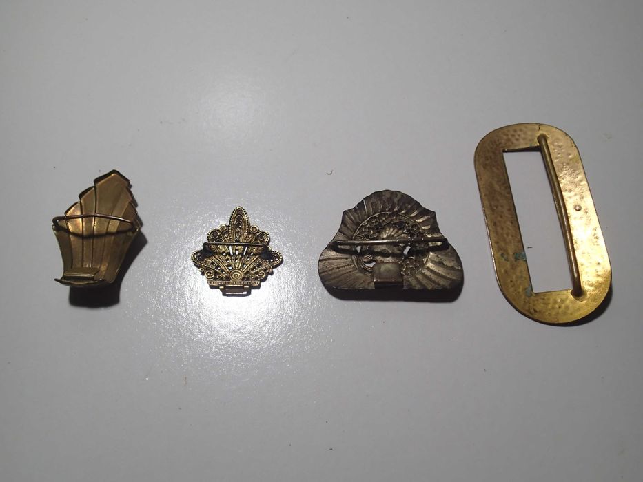 Fivelas antigas em metal