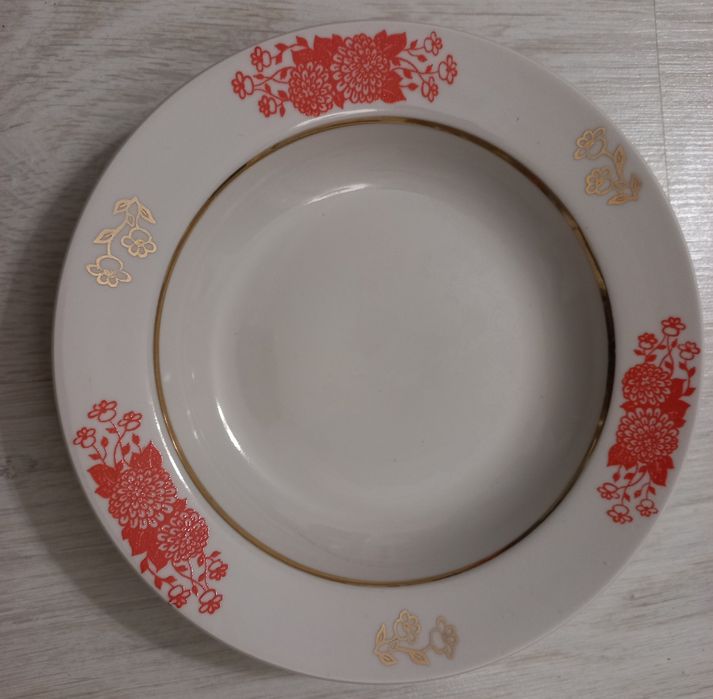 Набір глибоких тарілок