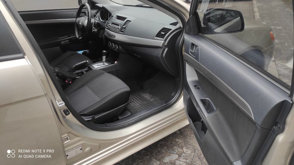 Продам належний не крашений автомобиль.