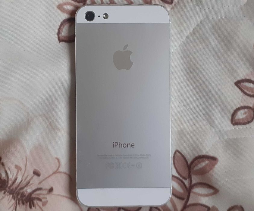 Смартфон Apple iPhone 5 (A1429)