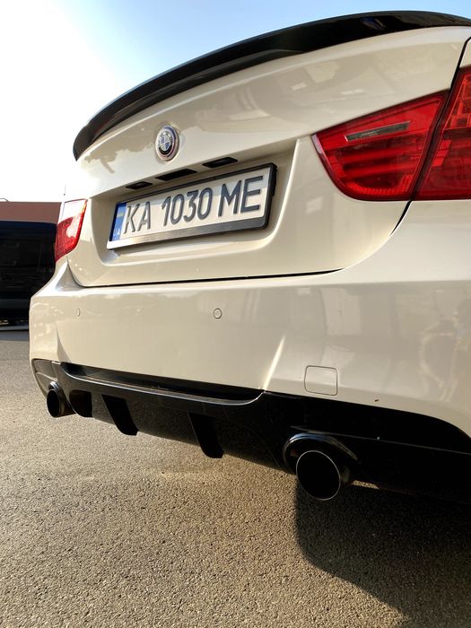 BMW E90 328xi 2010 3.0I