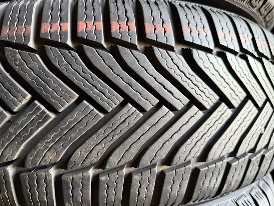 215/60R17 Michelin 25p