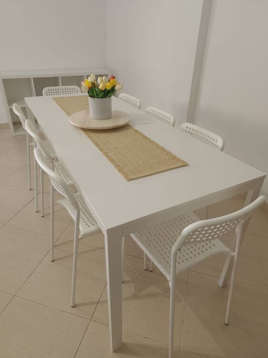 Mesa Extensível Ikea VIHALS Branca com 8 cadeiras