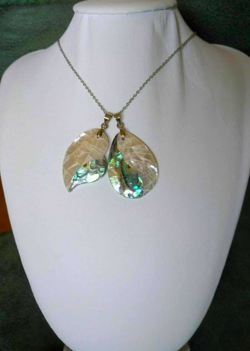 Colar Aço Prateado c/ Coração Madreperola e Abolone NOVO