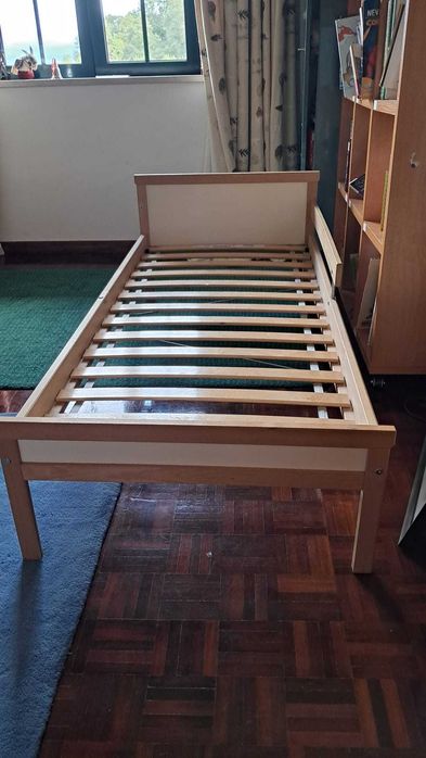 IKEA Sniglar cama infantil / para crianças pequenas COM estrada, colchão e protetor de colchão