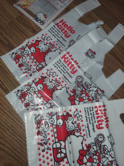 Małe reklamówki z hello kitty