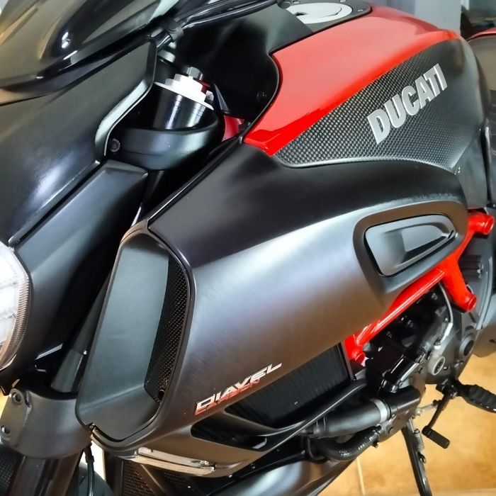 Ducati Diavel Carbon