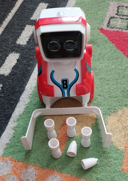 Roboty grające w piłkę lub kręgle