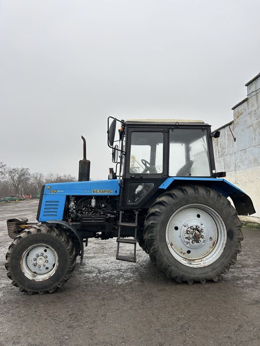Трактор Беларус-892