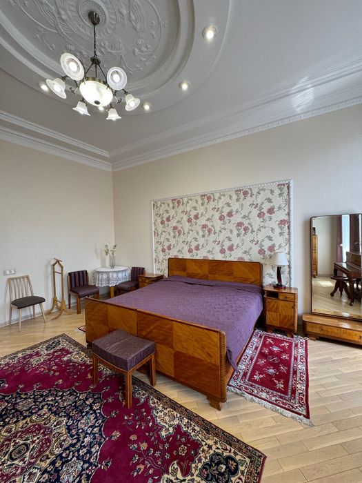 Продаж 3 кім. квартири вул. І. Франка - історичний центр Львова