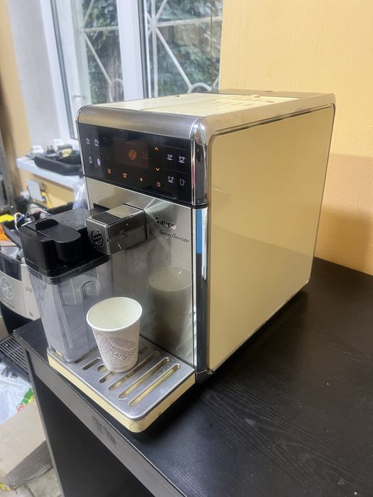 Продам кавоварку Saeco Grang barista