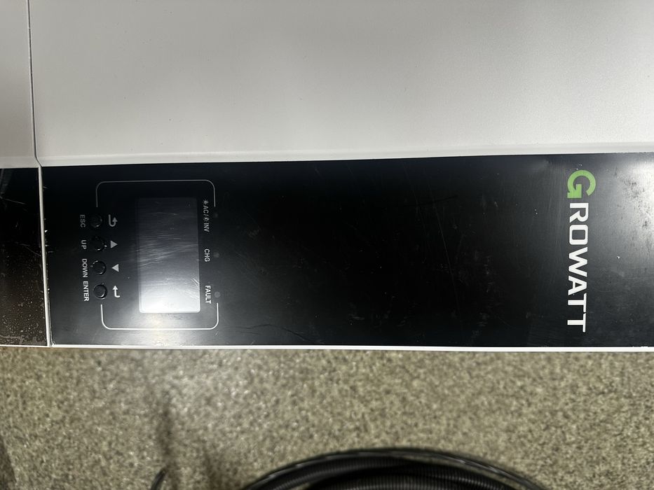 Гібридний сонячний інвертор GROWATT SPF-5000-ES Новий