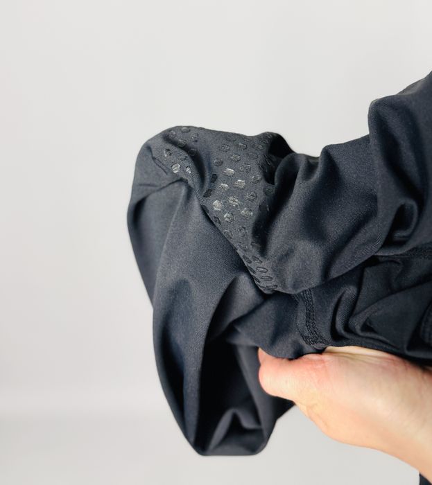 Czarne legginsy sportowe z perforacją M 38